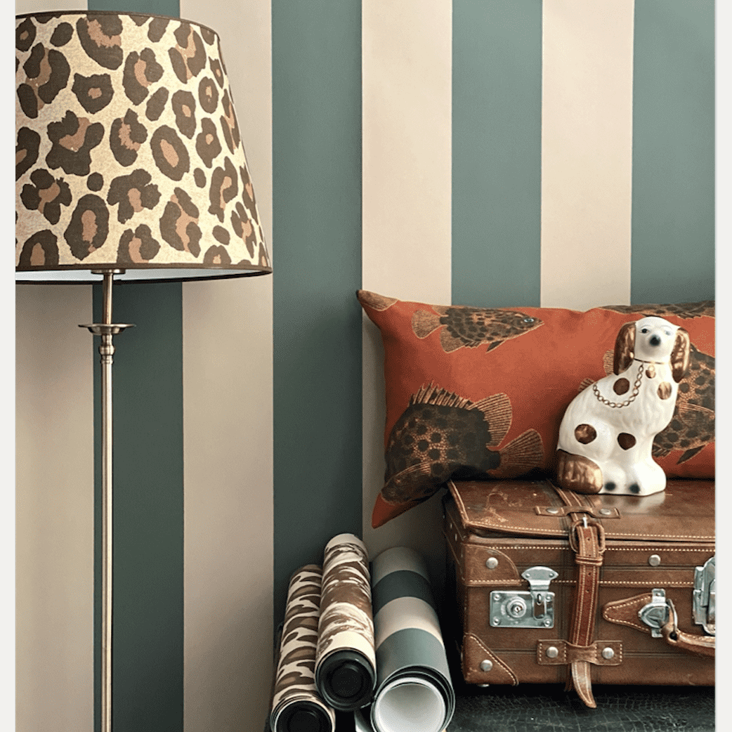 Tapetti Stripe Forward