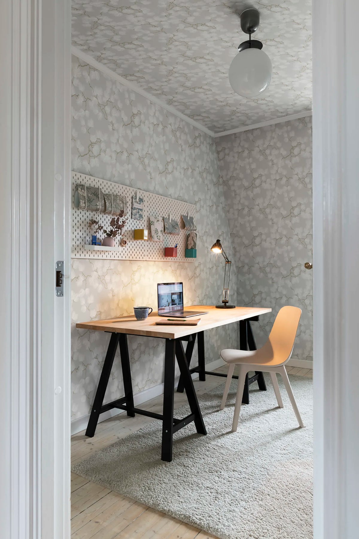 Tapetti Pine, Gray