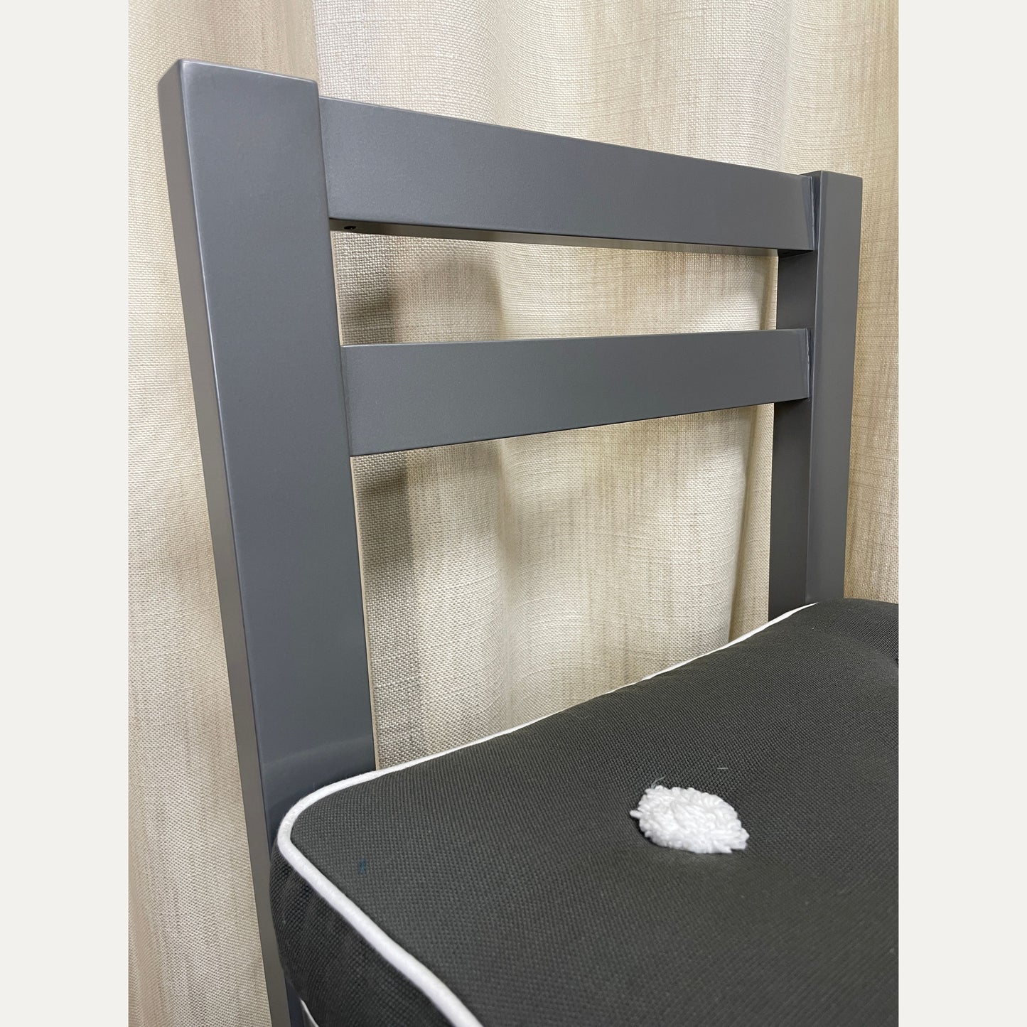 Alumiinituoli ulkokäyttöön, harmaa + istuintyyny