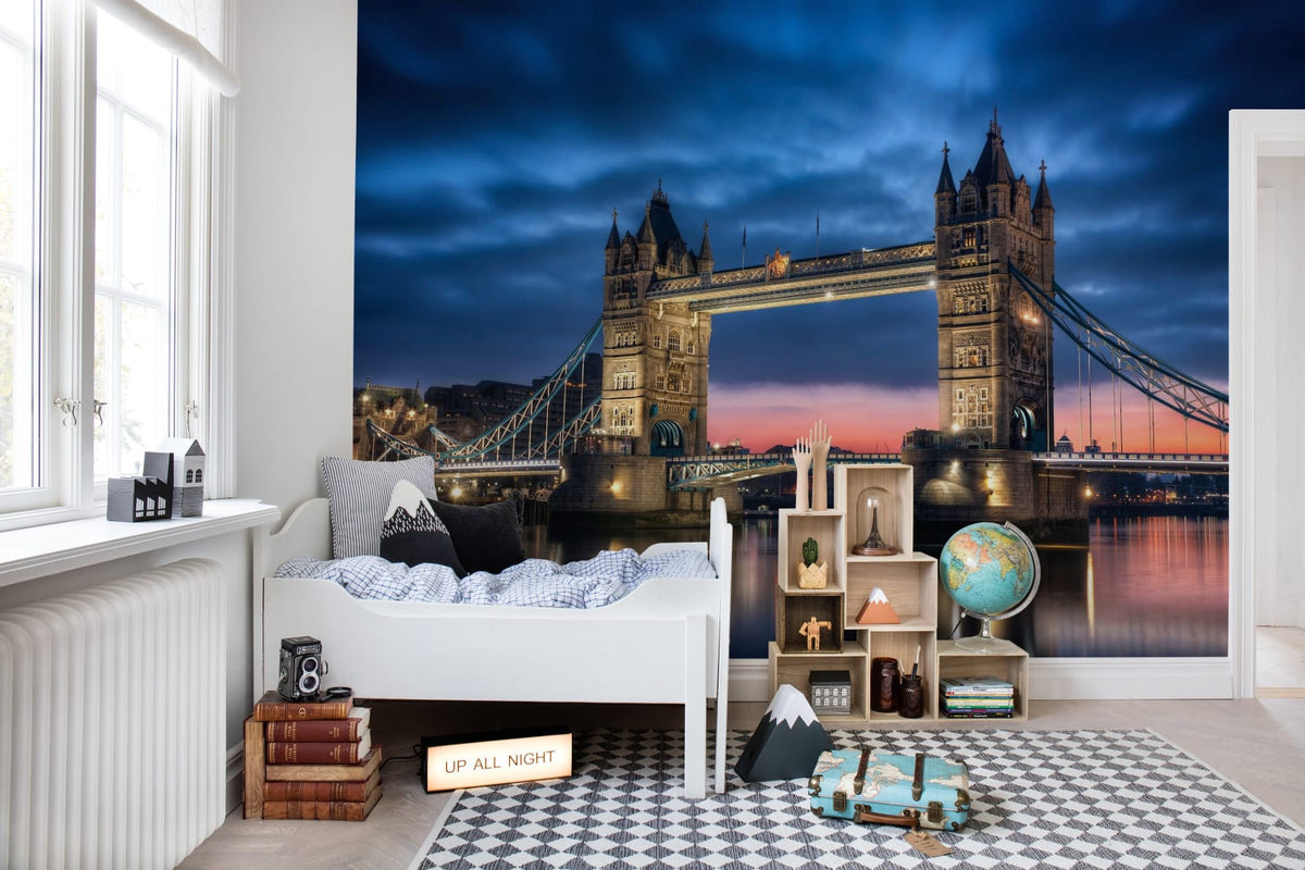 Tapetti Tower Bridge