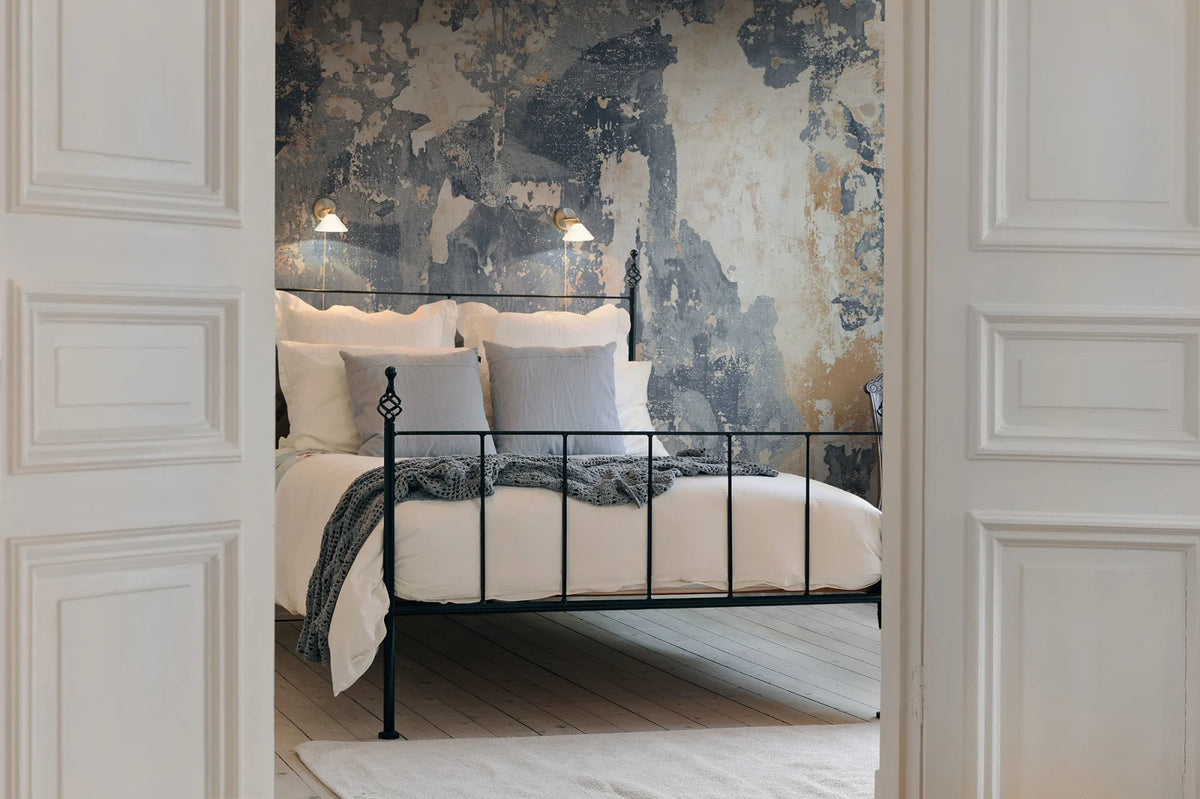 Tapetti Battered Wall