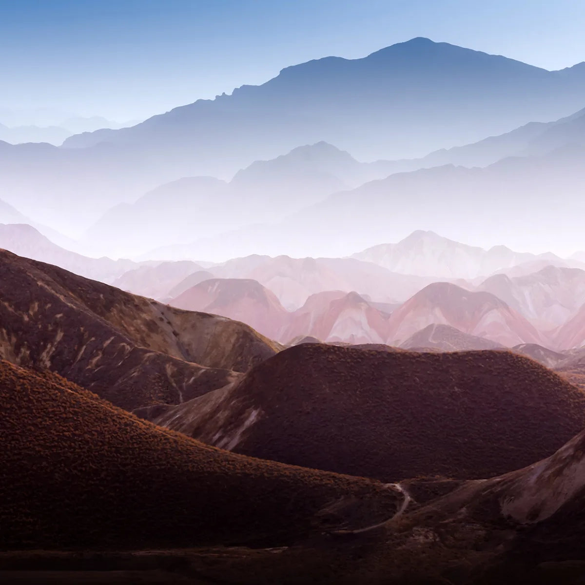 Tapetti Gradient Mountains
