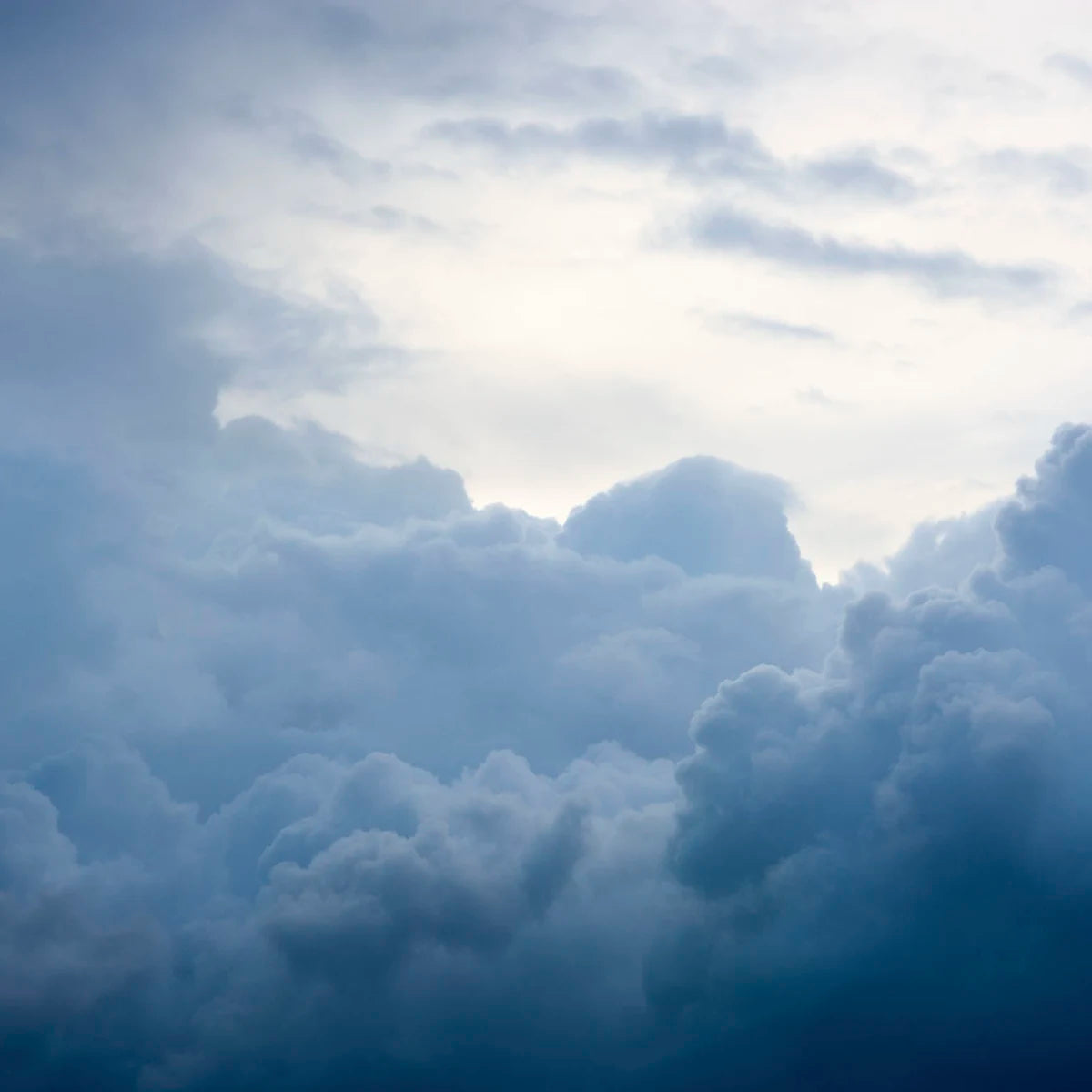 Tapetti Above The Clouds