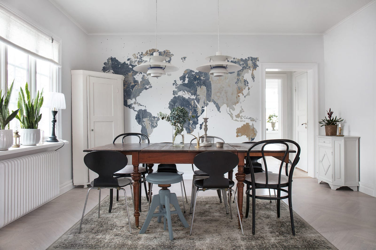 Tapetti Your Own World, Battered Wall