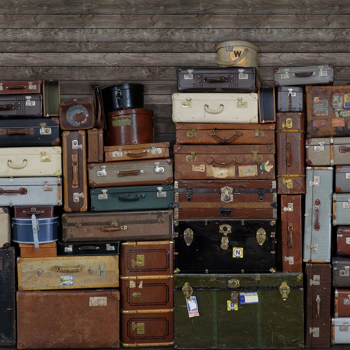 Tapetti Stacked Suitcases