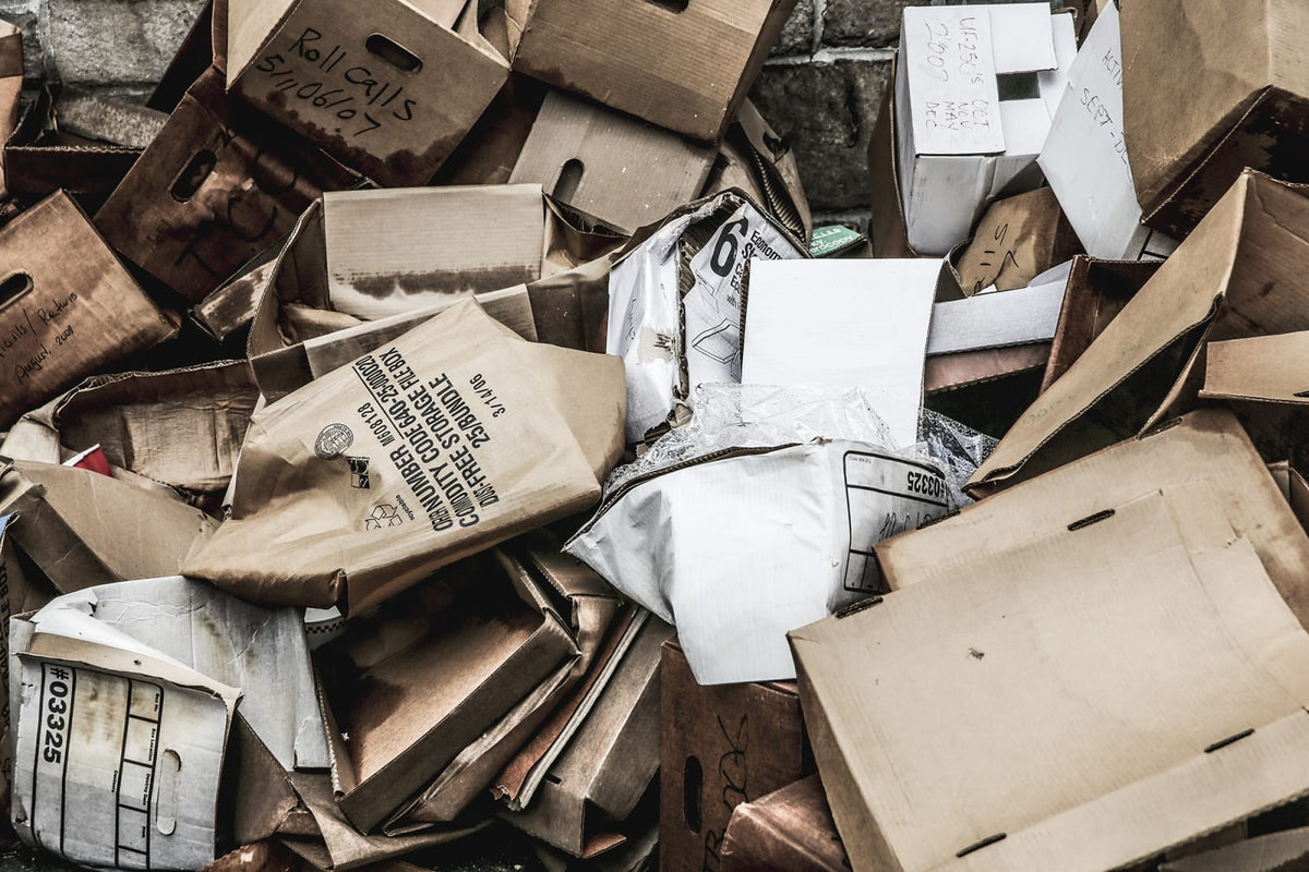 Tapetti One Mans Trash (Is Another Mans Treasure)