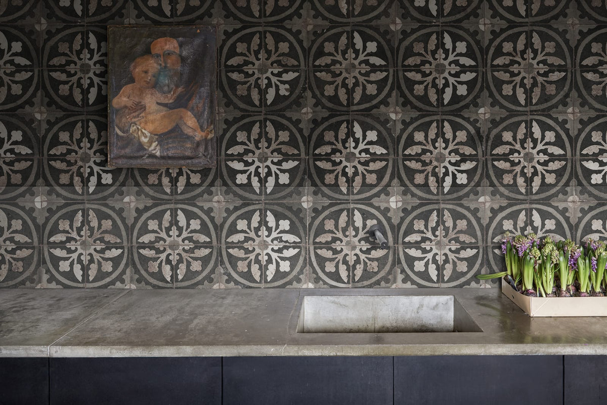 Tapetti Ravenna, Charcoal