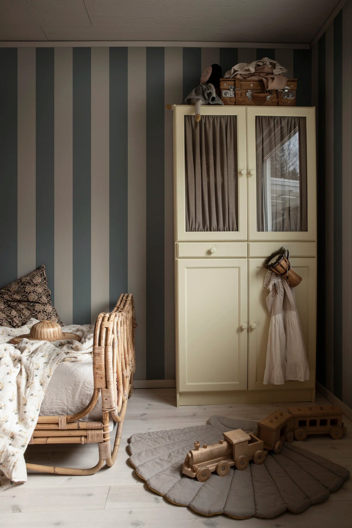 Tapetti Magnus, Indigo Blue