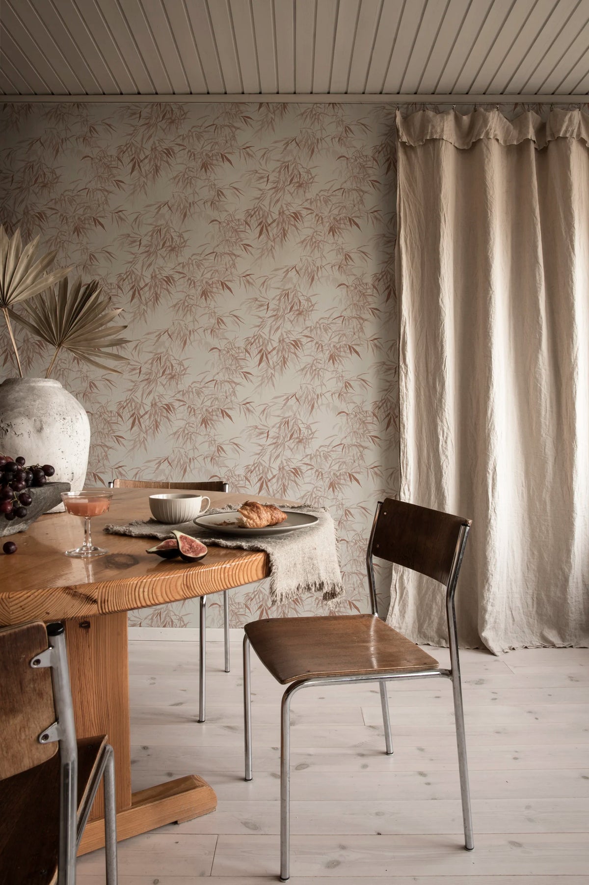Tapetti Jon, Burgundy