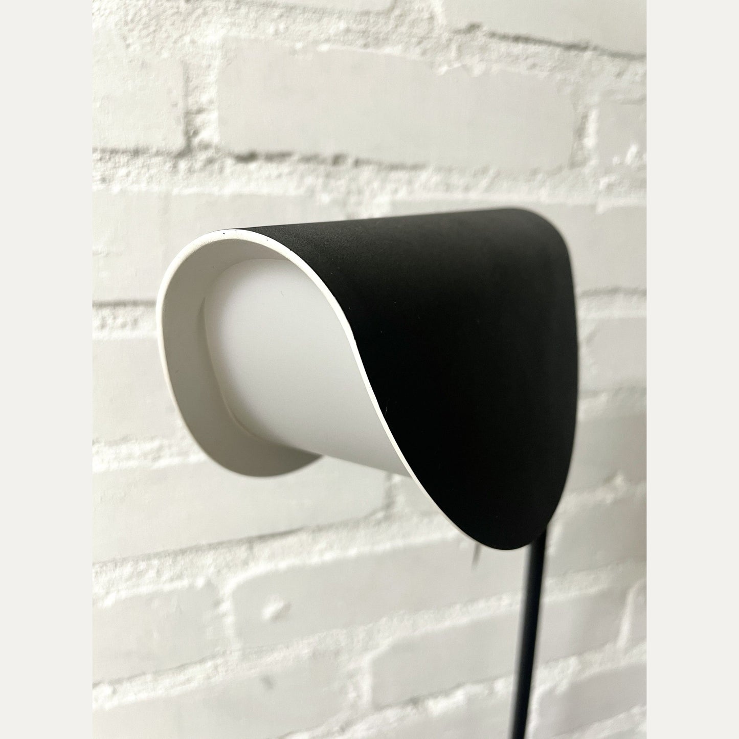 Veska lattiavalaisin musta